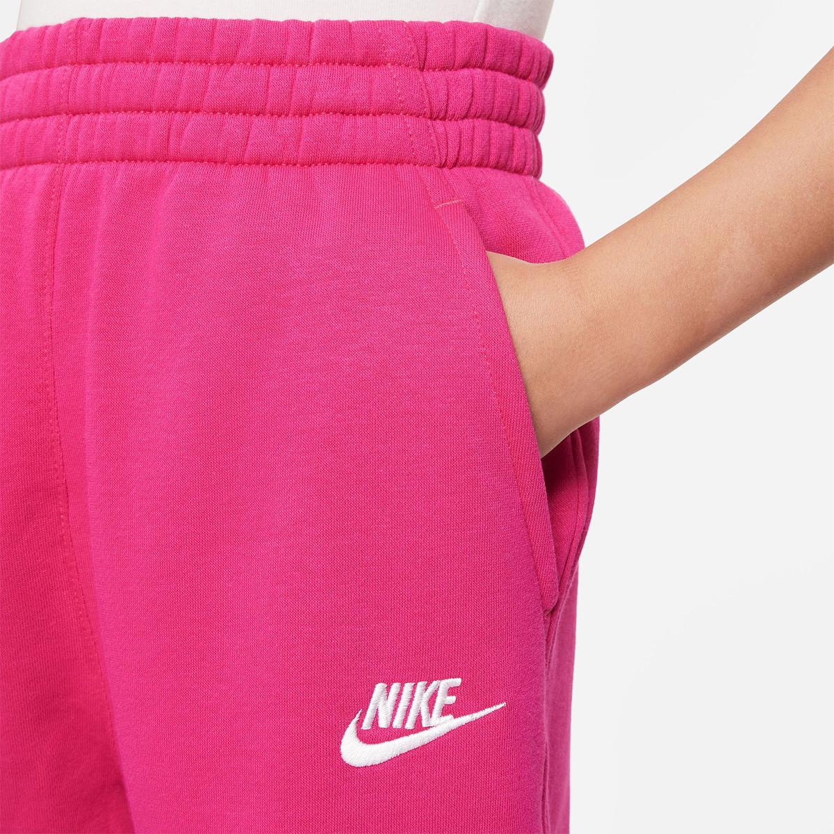 Nike Sportswear Club Fleece Older Kids' (Girls') Loose Trousers. Nike BE